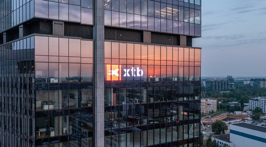 XTB 推动第二季度利润增长，尽管收入停滞；计划新增加密货币和期权交易